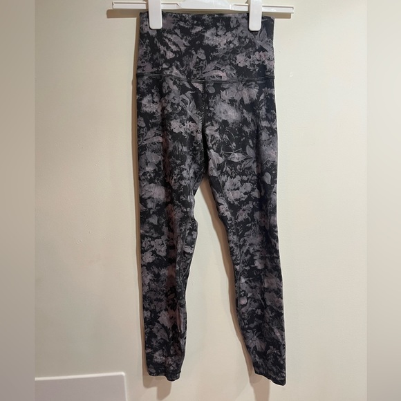 Lululemon Align Crop Floral Illusion Ice Grey Multi sz 4 - Picture 6 of 12